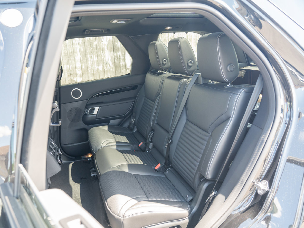 New 2026 Land Rover Discovery Dynamic SE AWD/4WD image 22