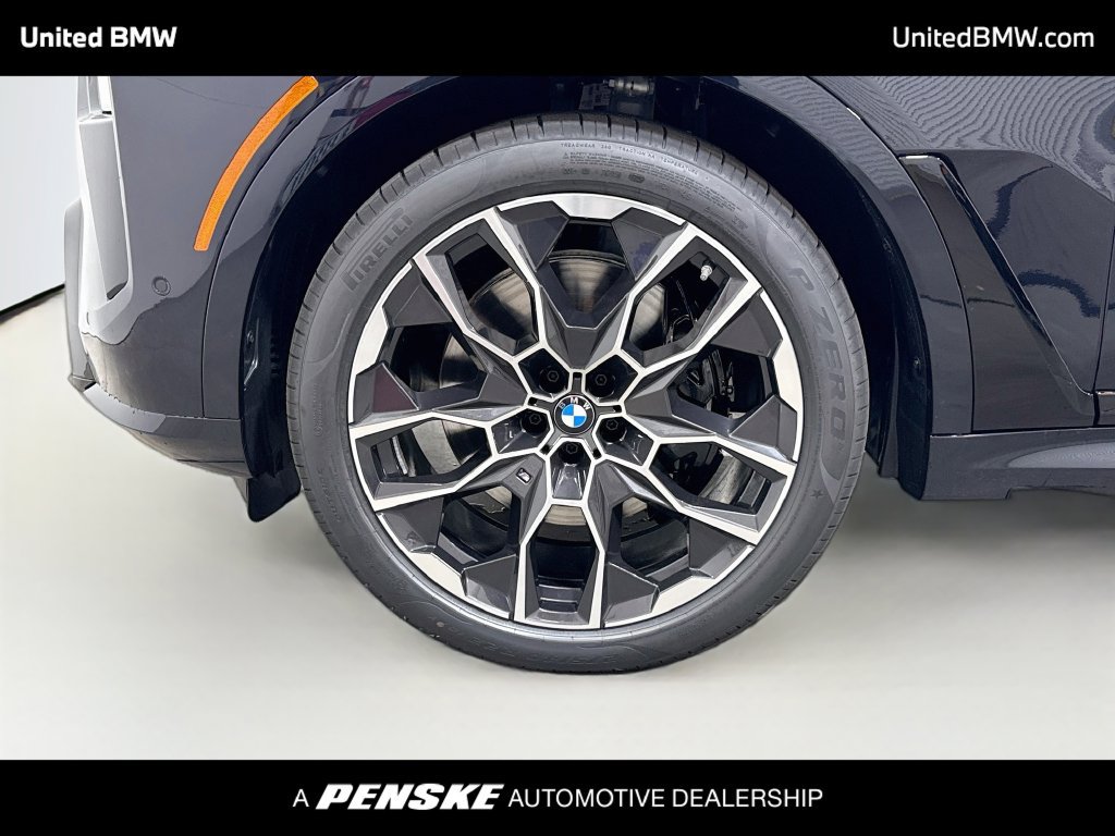 Used 2027 BMW X7 M60i AWD/4WD image 2