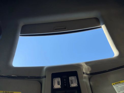 Used 2017 RAM 3500 Laramie Longhorn image 21