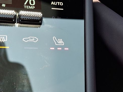 Used 2024 Porsche Cayenne S image 25