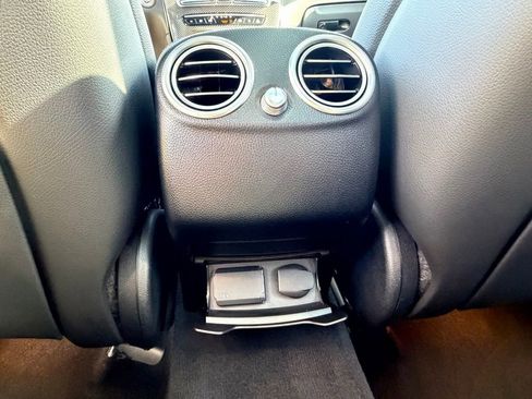 Used 2022 Mercedes-Benz GLC 43 AMG 4MATIC image 31