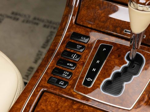 Used 2004 Maybach 57 RWD image 30