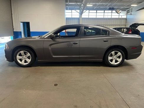 Used 2014 Dodge Charger SXT RWD image 6