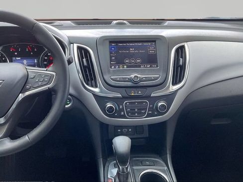 Used 2024 Chevrolet Equinox LT AWD/4WD image 9