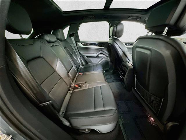 Certified 2026 Porsche Cayenne AWD/4WD image 24