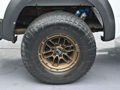 Used 2018 Ford F150 Raptor w/ Equipment Group 802A Luxury AWD/4WD image 40