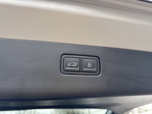 Used 2026 Hyundai Ioniq 9 Limited image 14