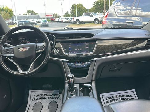 Used 2020 Cadillac XT6 Premium Luxury FWD image 16
