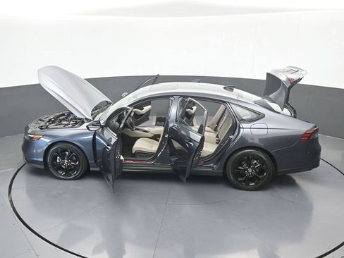 Used 2025 Honda Accord SE image 64