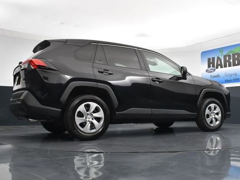 Used 2022 Toyota RAV4 LE FWD image 22
