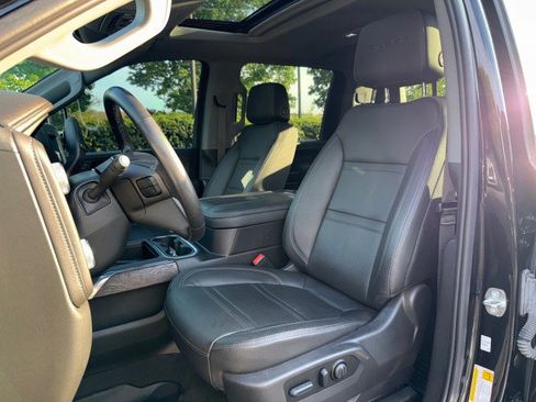 Used 2022 GMC Sierra 3500 Denali w/ Denali Ultimate Package AWD/4WD image 9