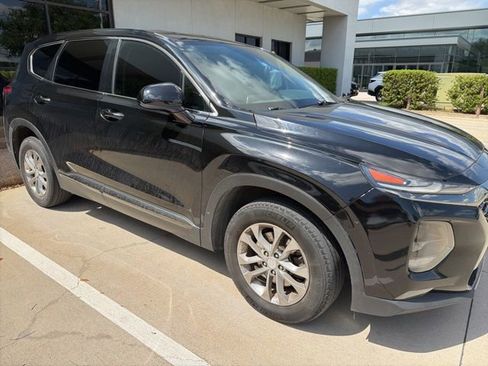 Used 2019 Hyundai Santa Fe SEL image 2