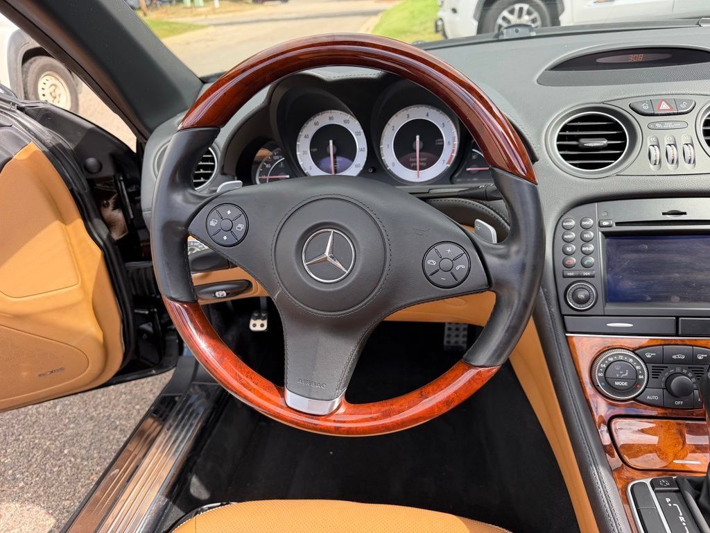 Used 2012 Mercedes-Benz SL 550 image 30