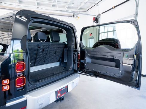 Used 2024 Land Rover Defender 90 S AWD/4WD image 46