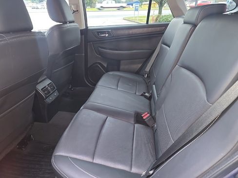 Used 2016 Subaru Outback 2.5i Limited image 16