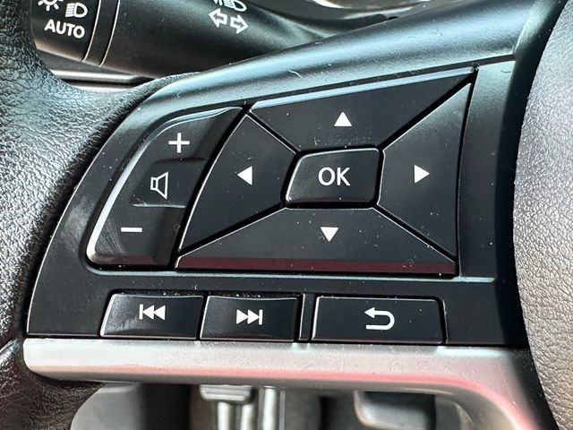 Used 2025 Nissan Altima 2.5 SV FWD image 13