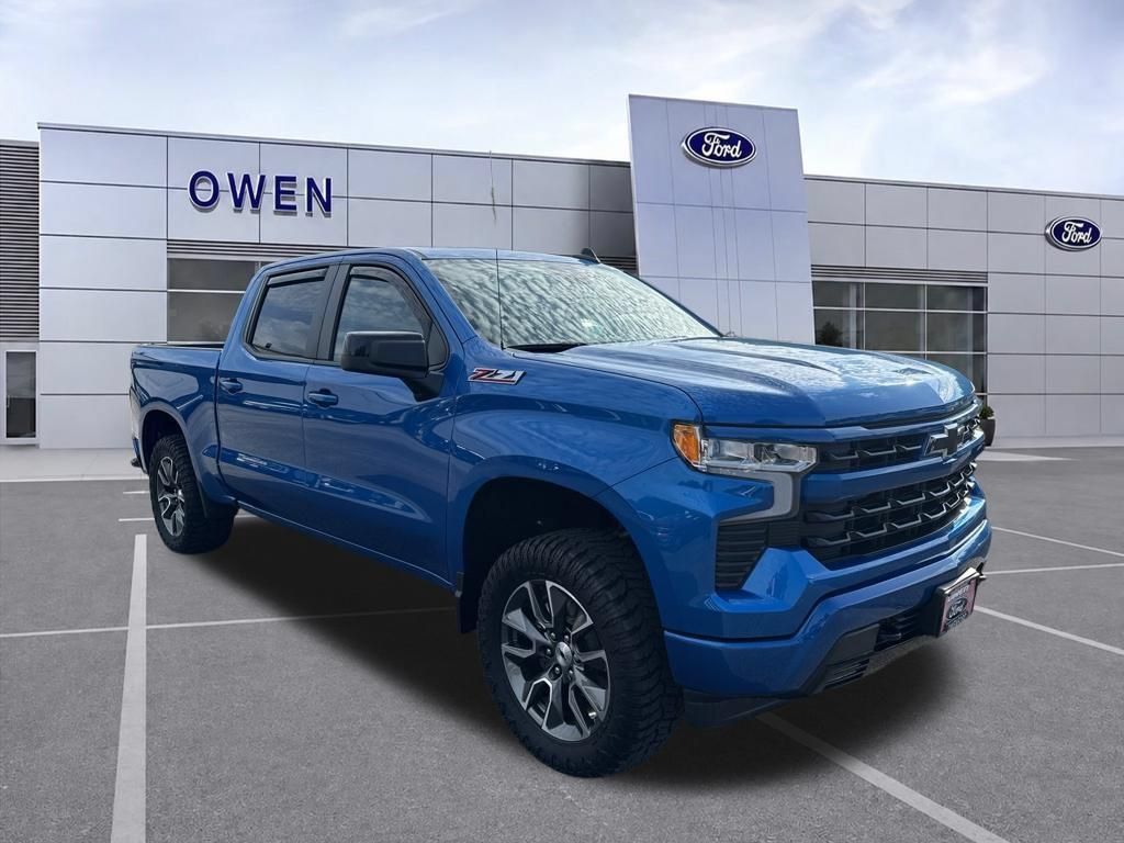 Used 2024 Chevrolet Silverado 1500 RST w/ Z71 Off-Road Package AWD/4WD image 8
