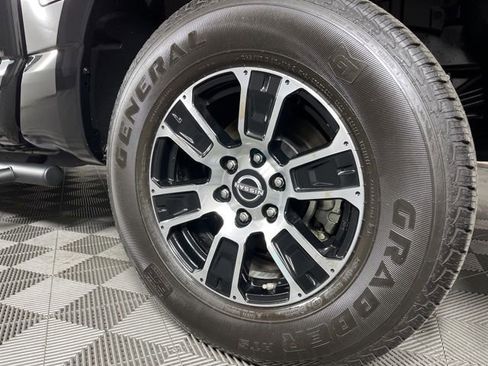 Used 2024 Nissan Titan SV w/ SV Convenience Package image 13