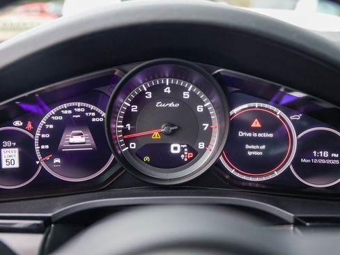 Used 2020 Porsche Cayenne Turbo w/ Assistance Package image 11