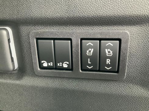 New 2026 Chevrolet Suburban LT AWD/4WD image 34