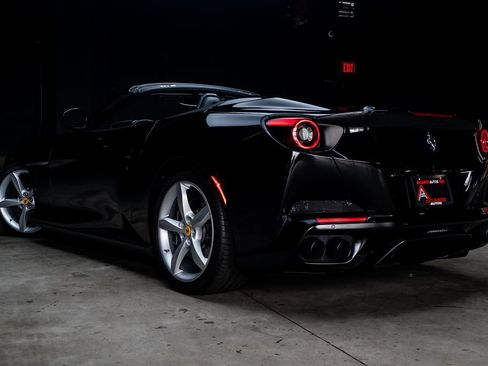 Used 2019 Ferrari Portofino RWD image 16