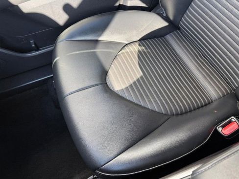 Used 2021 Toyota Highlander XSE image 28