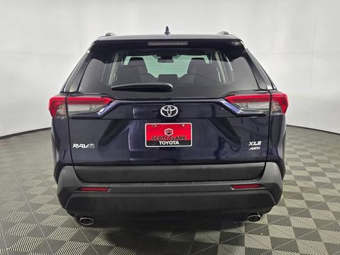 Used 2025 Toyota RAV4 XLE AWD/4WD image 5