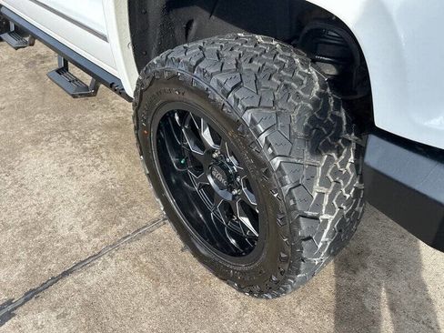 Used 2015 GMC Sierra 1500 SLT w/ SLT Preferred Package AWD/4WD image 9