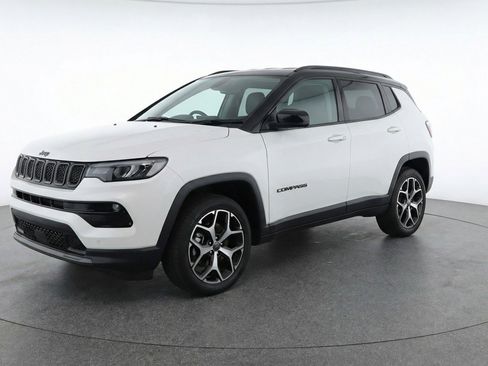 Used 2025 Jeep Compass Limited image 3