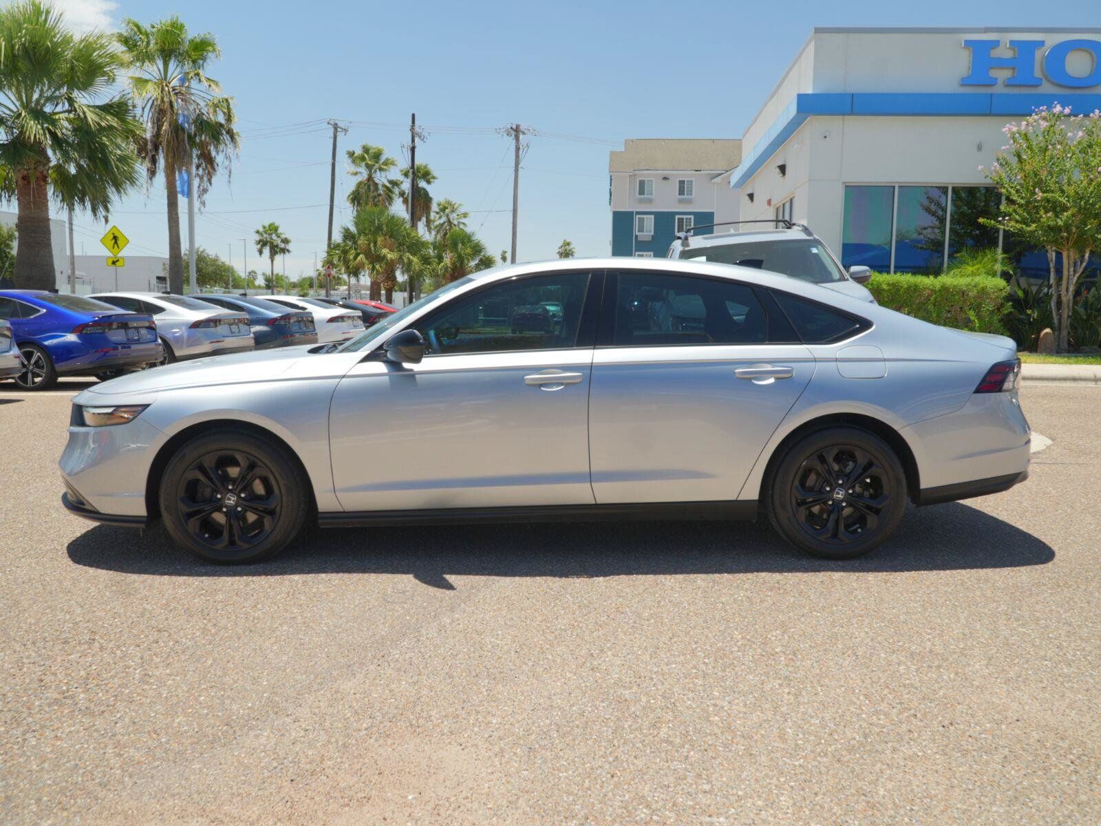 Used 2025 Honda Accord SE image 15