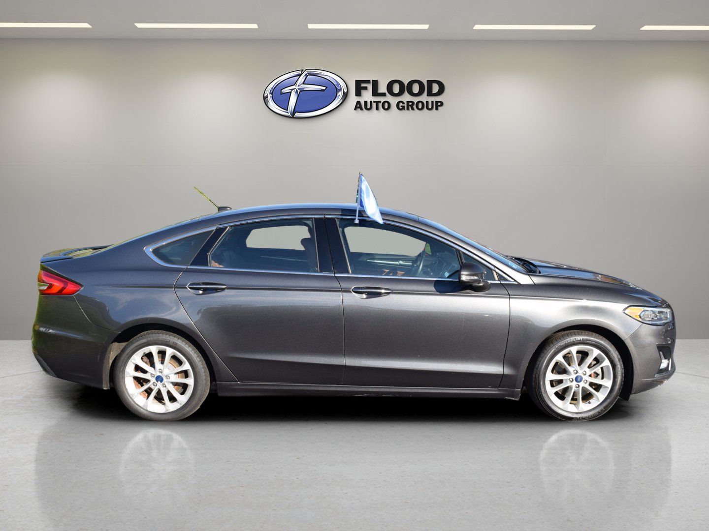 Used 2019 Ford Fusion Energi Titanium FWD image 3