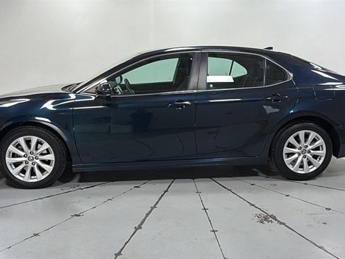 Used 2020 Toyota Camry LE image 8