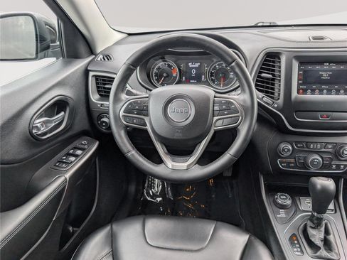 Used 2019 Jeep Cherokee Latitude Plus AWD/4WD image 17