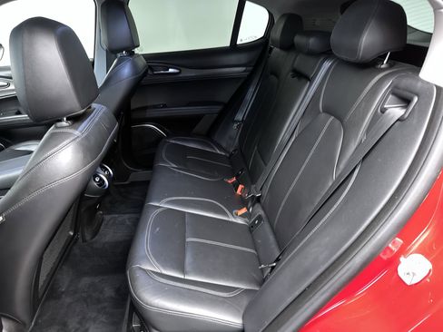 Used 2018 Alfa Romeo Stelvio Ti image 22