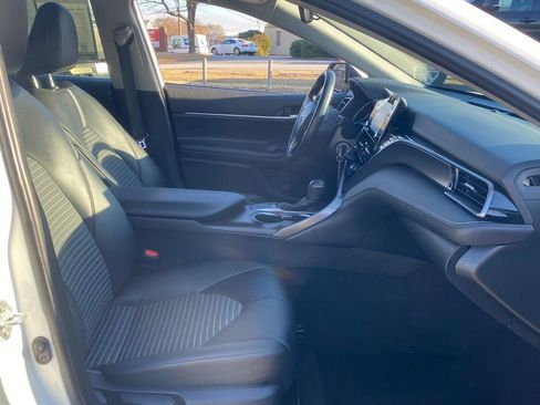 Used 2024 Toyota Camry SE image 17