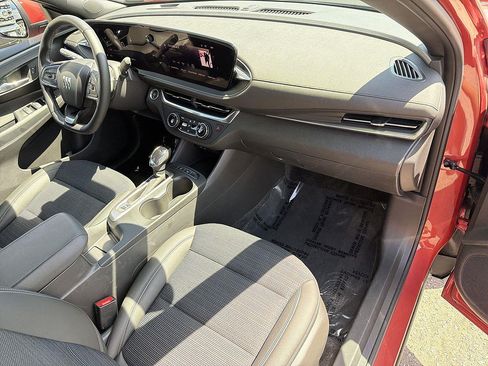 Used 2024 Buick Envista Preferred w/ Convenience I Package FWD image 26