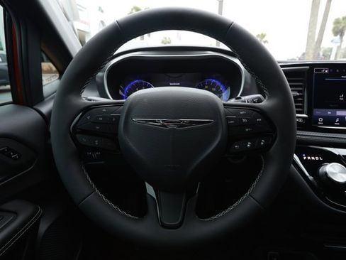 New 2026 Chrysler Pacifica Select w/ S Appearance Package image 11