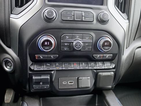 Used 2021 Chevrolet Silverado 1500 LT Trail Boss w/ Convenience Package II image 25