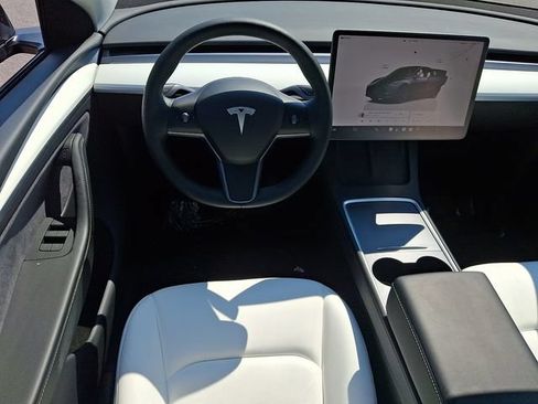 Used 2024 Tesla Model Y Long Range AWD/4WD image 13