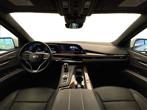 Certified 2022 Cadillac Escalade Premium Luxury w/ Performance Package AWD/4WD image 23
