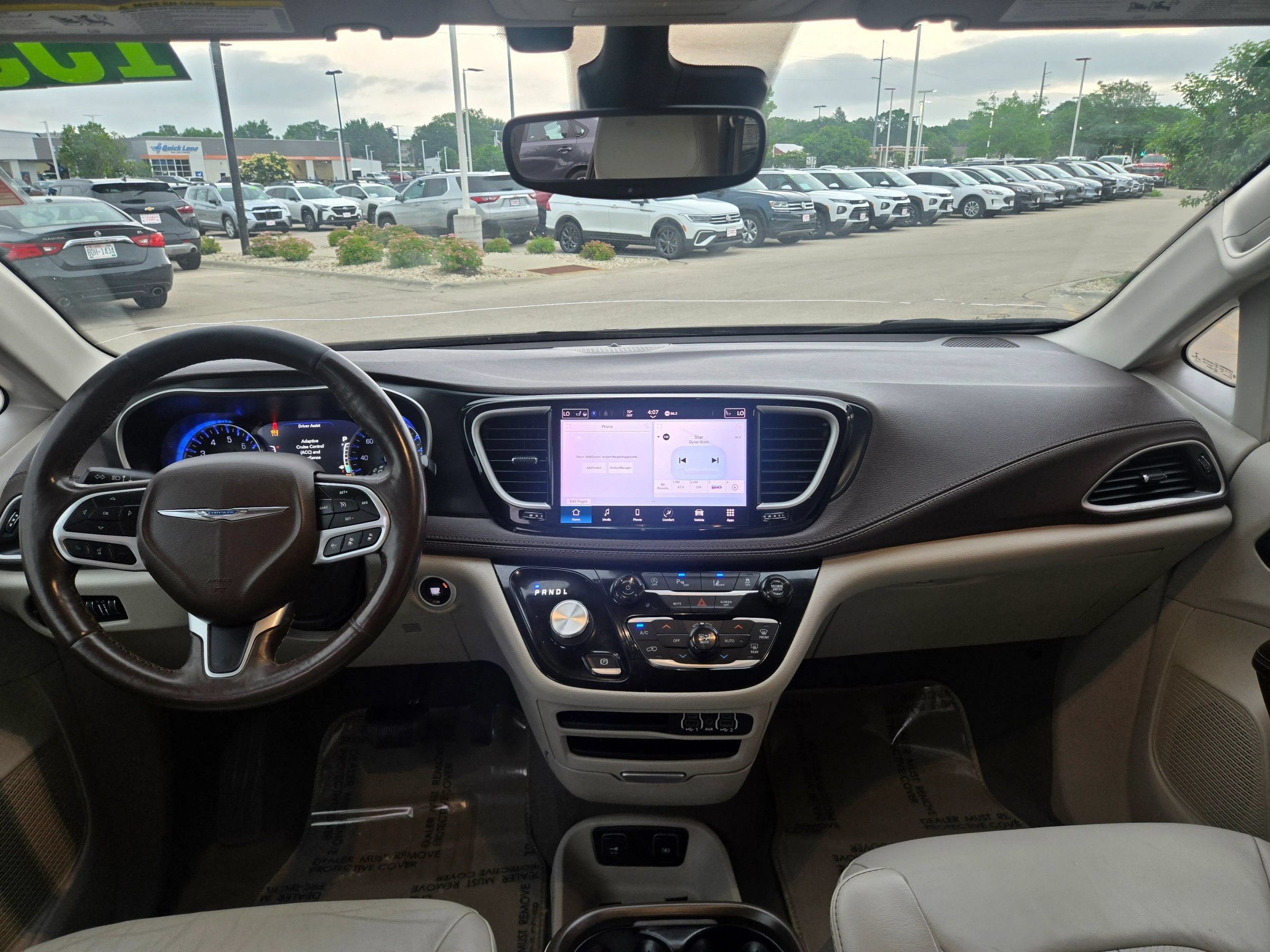 Used 2021 Chrysler Pacifica Touring-L FWD image 13