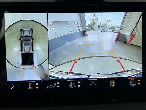 Used 2025 GMC Sierra 1500 AT4 w/ AT4 Premium Package image 15