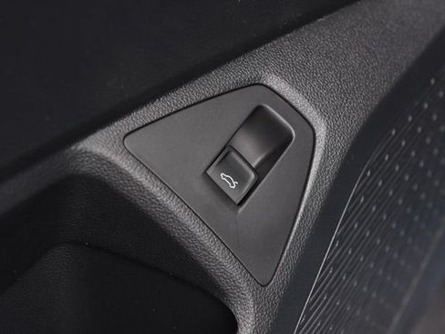 New 2026 Volkswagen Jetta SEL FWD image 9