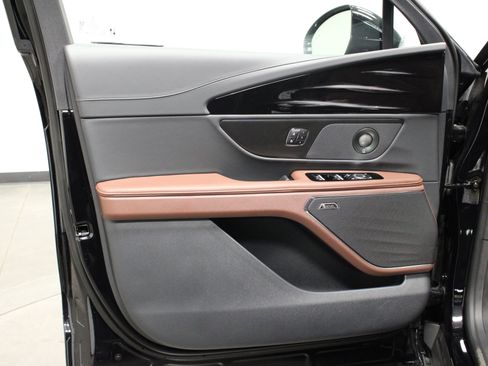 New 2026 Lincoln Nautilus Reserve w/ Jet Appearance Package image 18