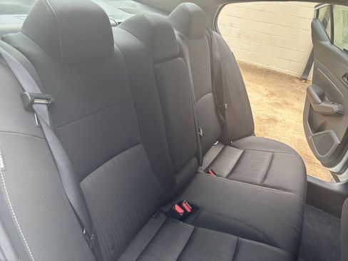 Used 2025 Nissan Altima 2.5 SV FWD image 21