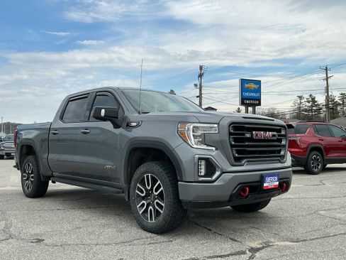 Used 2022 GMC Sierra 1500 AT4 w/ AT4 Preferred Package AWD/4WD image 2