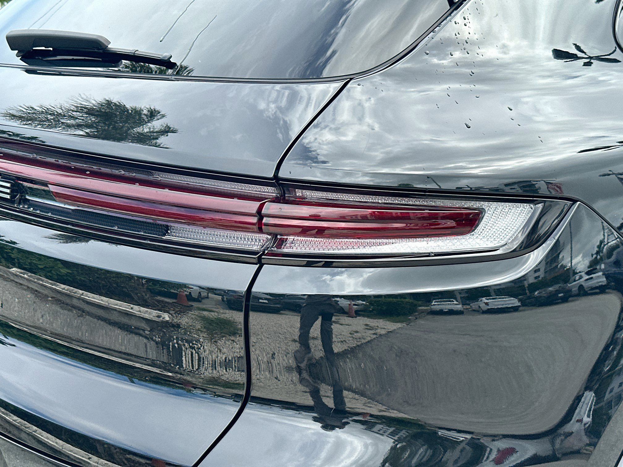 Used 2025 Porsche Cayenne AWD/4WD image 30