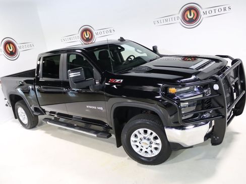 Used 2022 Chevrolet Silverado 2500 LT w/ Convenience Package AWD/4WD image 9