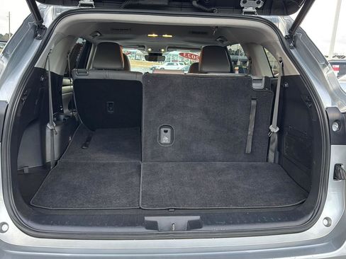 Certified 2023 Toyota Highlander XLE image 30