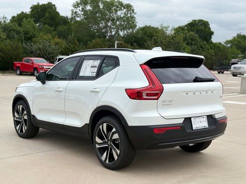 New 2026 Volvo XC40 B5 Ultra w/ Protection Package Premier AWD/4WD image 6